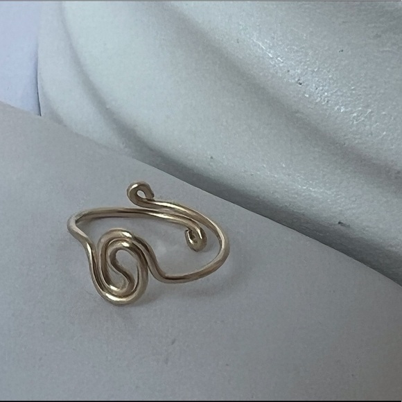 Artisan Toe Ring 14K Gold Yin Yang Design - Picture 5 of 14
